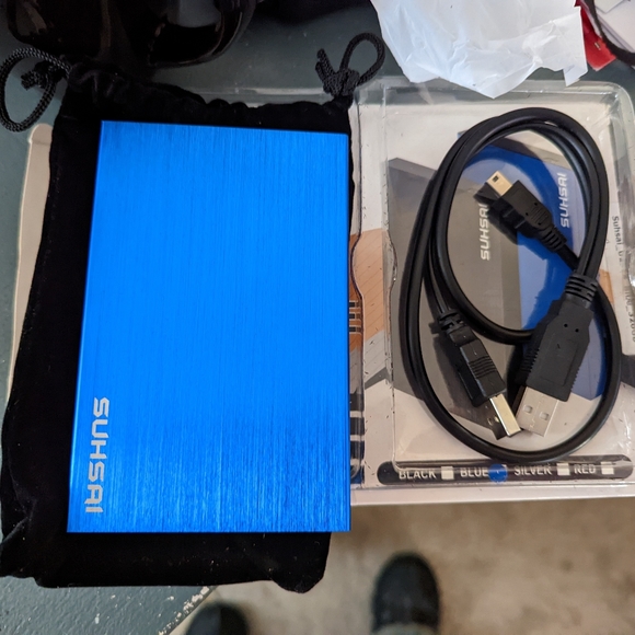 NIB External Hard Drive Set & 2 SanDisk SDHD 32GB Cards Bundle - Picture 4 of 7